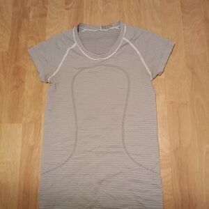 lululemon athletica Gray Striped Short Sleeve Tee